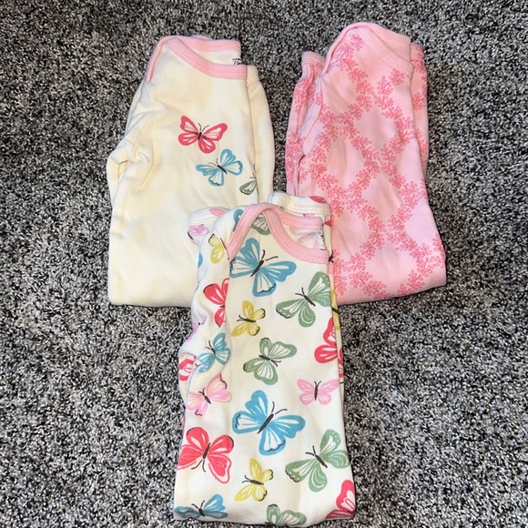 Touched by Nature Organic Cotton Baby Girl Gown Bundle 0-6 months - Picture 1 of 4